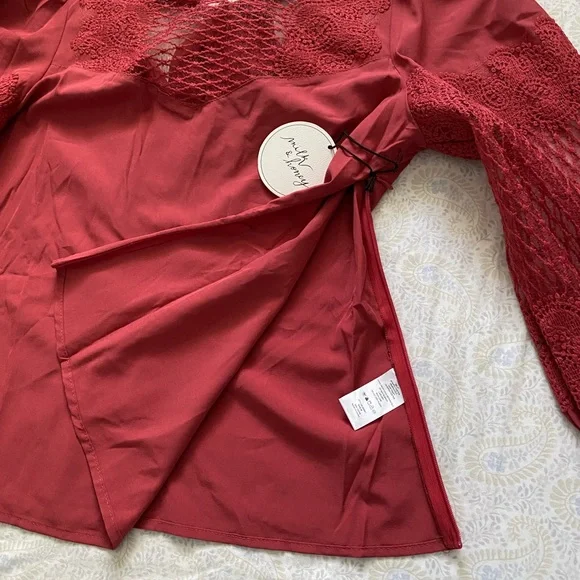 Milk & Honey romantic laced balloon sleeve top, soft red - Picture 8 of 10
